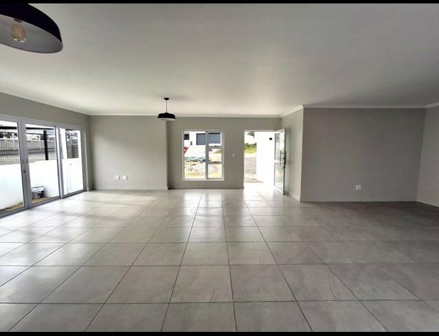 3 BEDROOM HOUSE FOR SALE IN SHELLEY POINT
